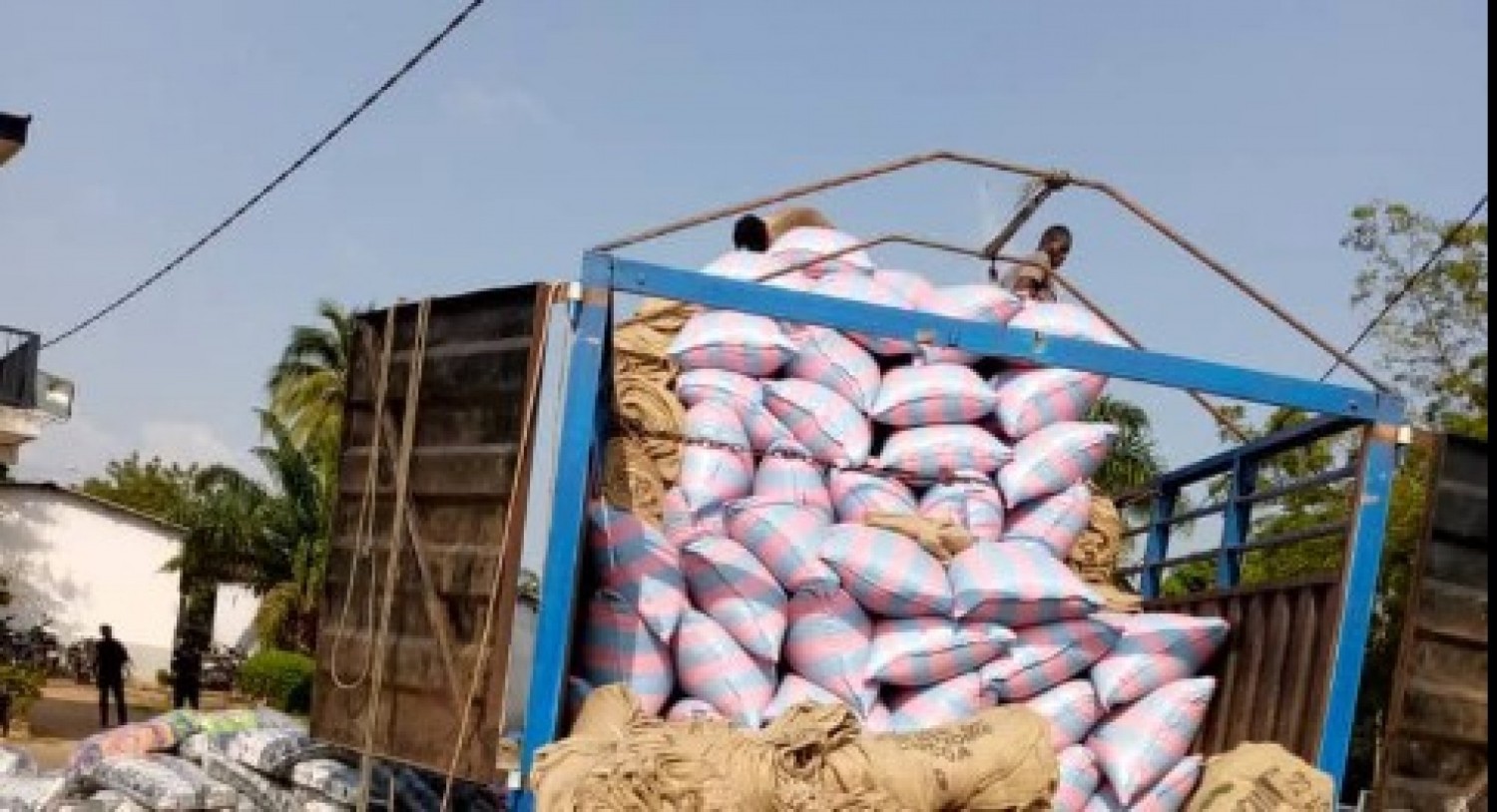 Côte d'Ivoire : Yamoussoukro, un camion transportant des produits agricoles de contrebande à destination du Burkina intercepté, trois suspects interpellés