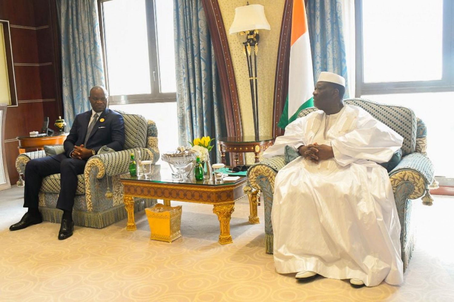 Côte d'Ivoire-Gabon : A Riyad, Alassane Ouattara s'entretient avec le chef de la junte au pouvoir qui lui demande de l'aide contre les sanctions