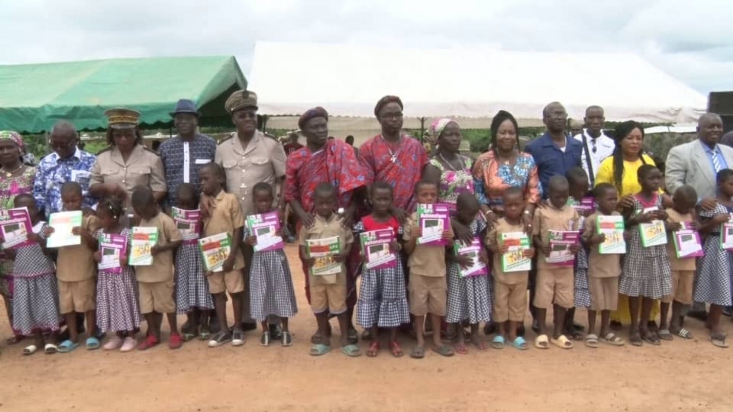 Côte d'Ivoire : Distribution de manuels scolaires, Mme Yao Madeleine appelle à la responsabilité des parents et enseignants