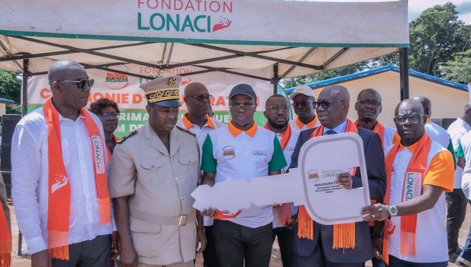 Côte d'Ivoire : Promotion de l'éducation, les Fondations LONACI et Magic System dotent le village de Kouadio-Kouma d'une école primaire de six classes