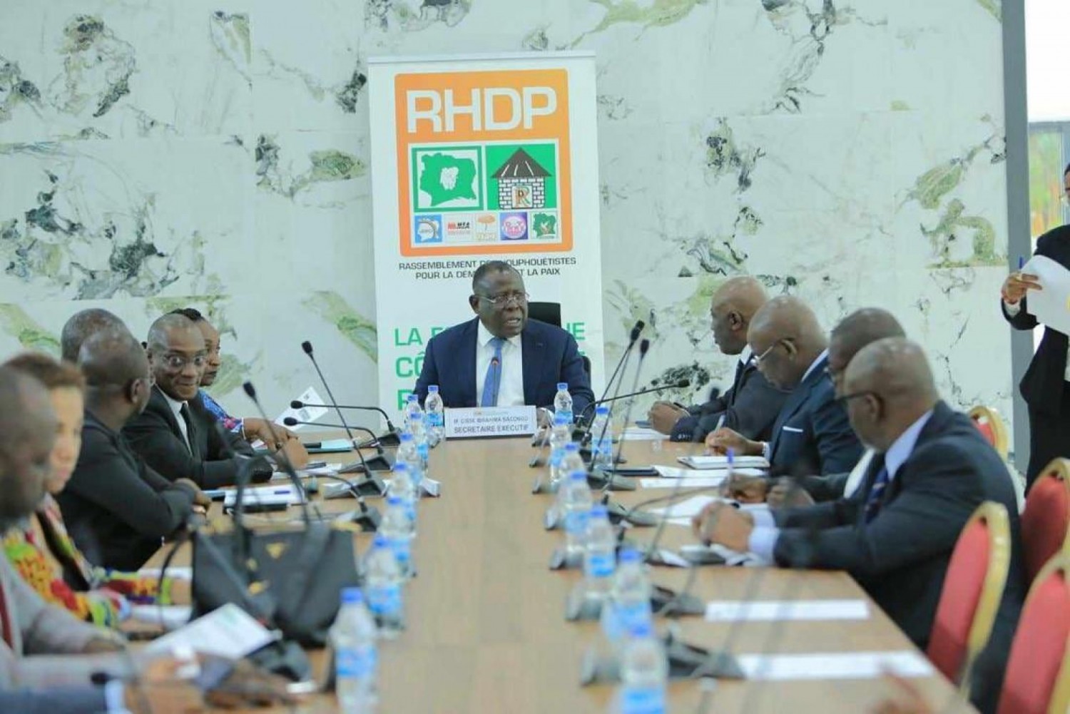Côte d'Ivoire : Distribution des cartes aux militants, AG Électives des Jeunes et des Femmes prochaines actions du Directoire du RHDP