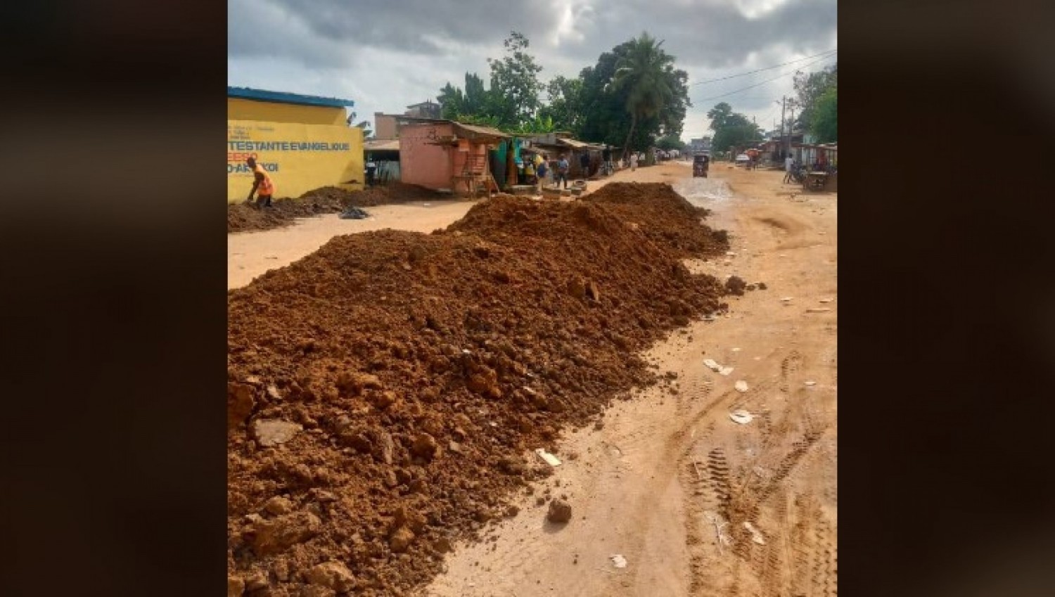 Côte d'Ivoire : Les voies dégradées à Abobo, la Maire offre une émission de distraction ce samedi aux populations, vives indignations