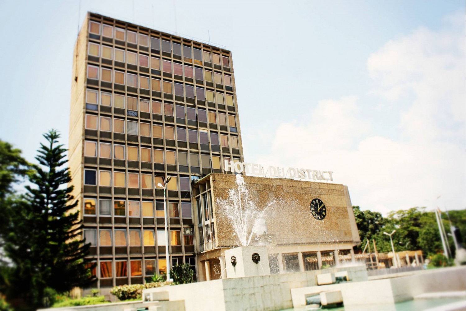 Côte d'Ivoire : Le projet de loi incluant la fonction de Sénateur parmi les incompatibilités avec la fonction de Gouverneur des  Districts Autonomes  adopté