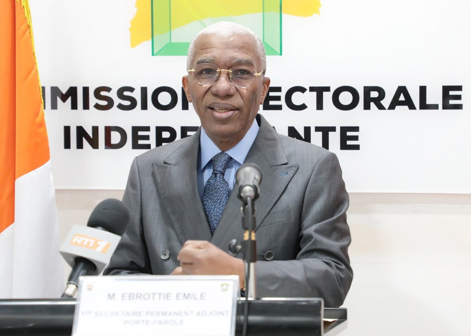 Côte d'Ivoire :     Sénatoriale partielle dans le Guémon, les conseillers régionaux et municipaux aux urnes, le 23 décembre