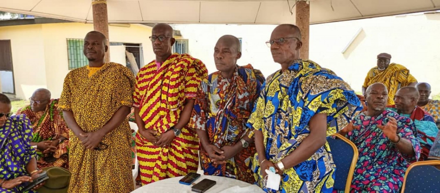 Côte d'Ivoire : Abobo Baoulé, la génération Tchagba dénonce les dérives du chef du village et descend dans la rue pour sa récusation