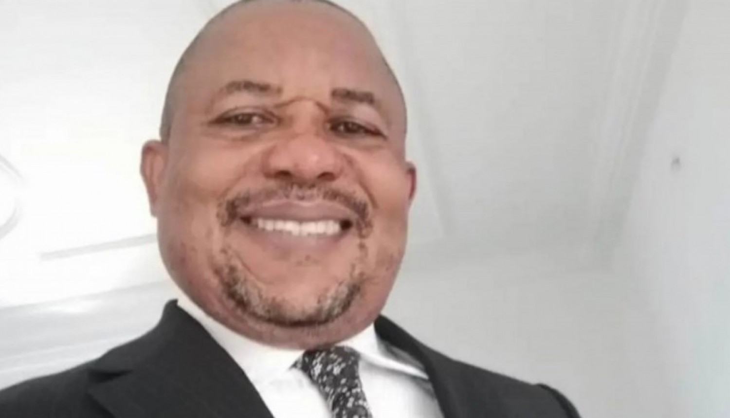 Cameroun : Hrw condamne l'agression d'un avocat par la police dans le sud-ouest