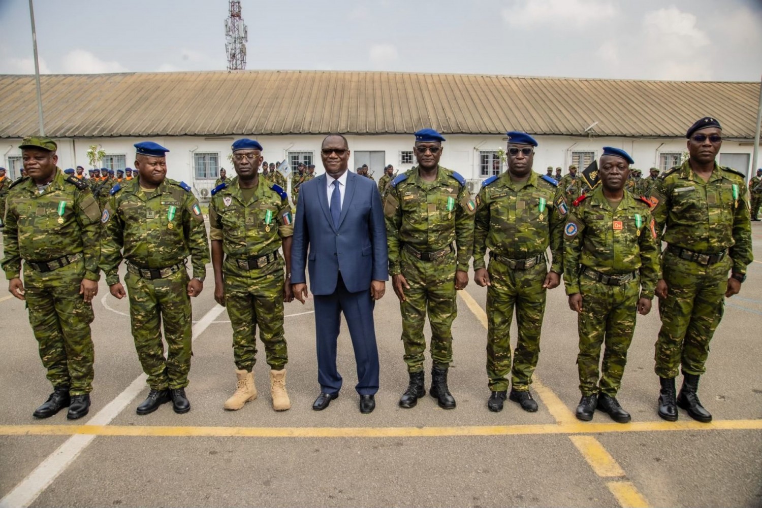 Côte d'Ivoire : Décoration des personnels militaires et civils du Groupement Ministériel des Moyens Généraux, Téné Birahima les encourage à demeurer exemplaires