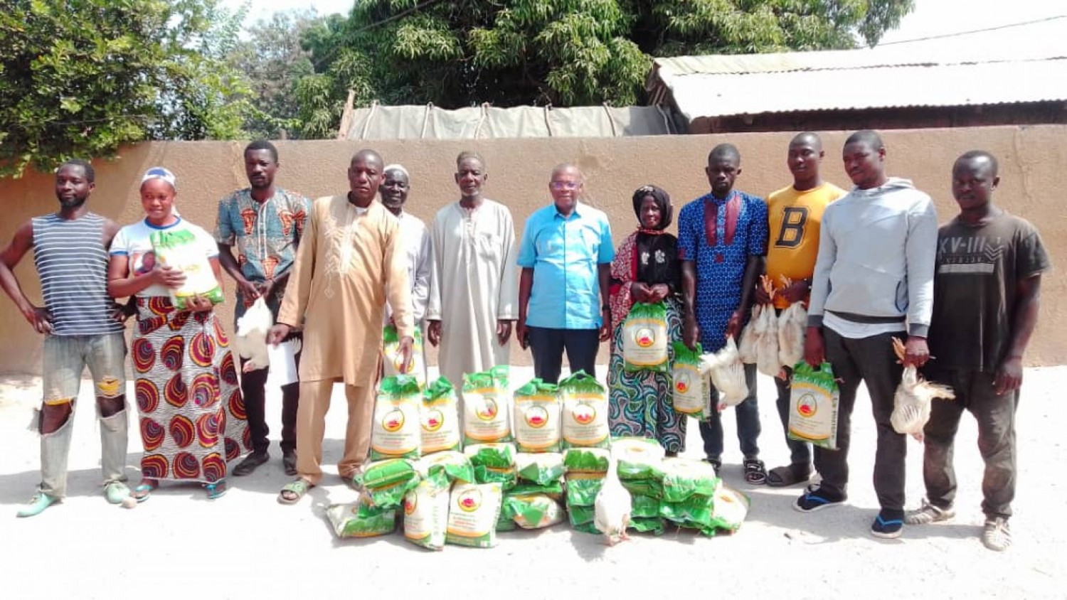 Côte d'Ivoire : Bouaké, recevant des vivres pour les fêtes, des habitants de Gare-kan plaident pour l'adduction en eau potable de leur village