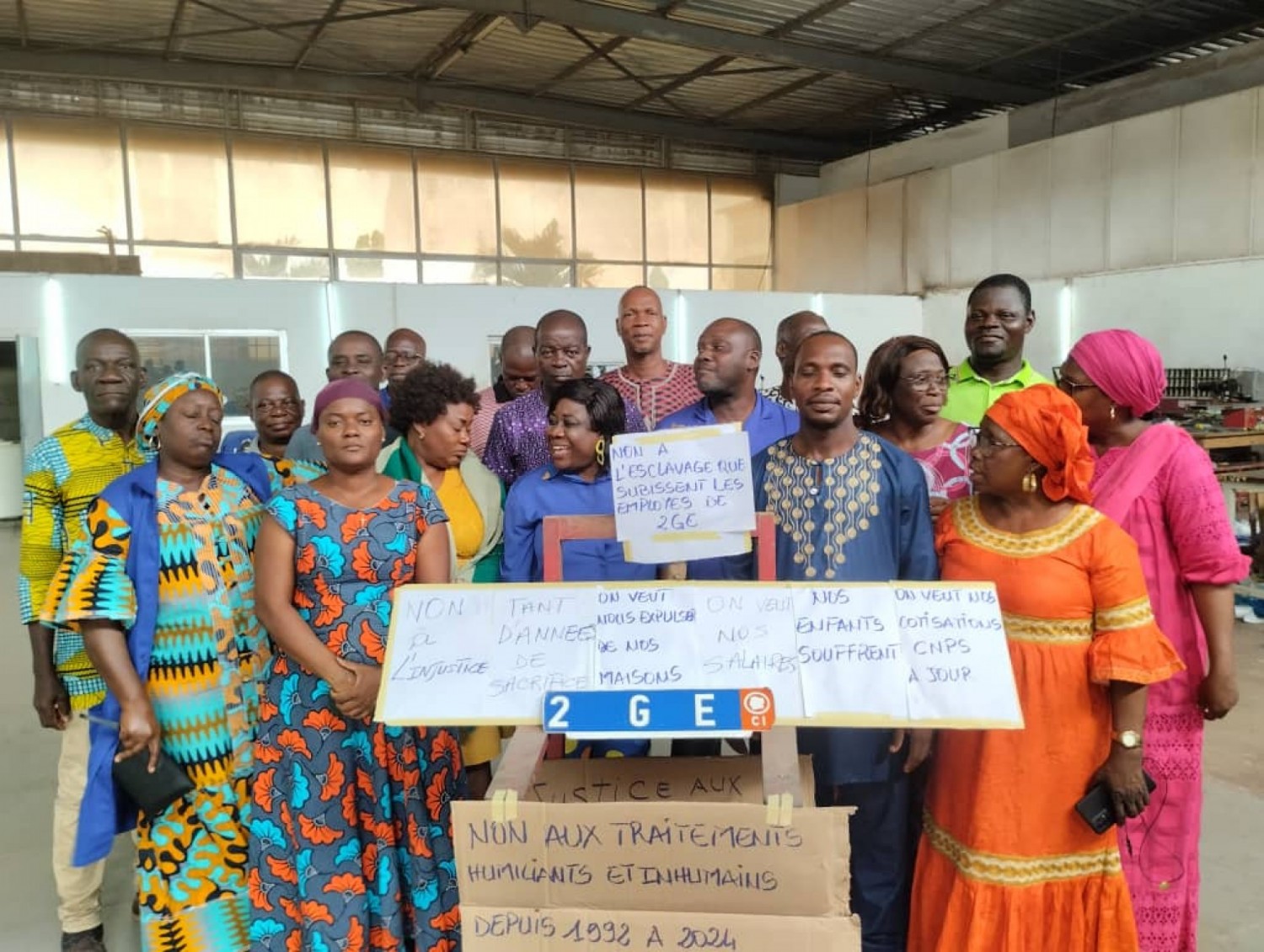 Côte d'Ivoire : Les agents du  Groupement de Gestion d'Entreprise (2GE) au guichet unique automobile ont mis en exécution la menace de leur grève illimitée