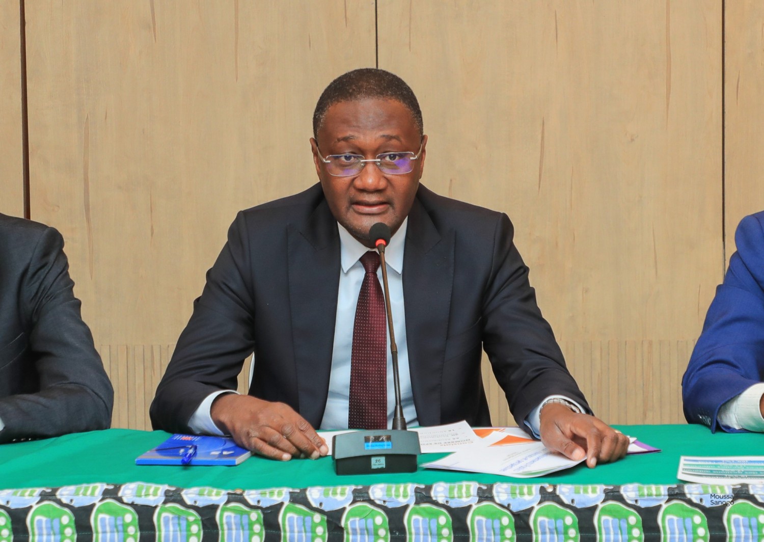 Côte d'Ivoire : Le Ministre Moussa Sanogo a-t-il refusé d'inscrire les Comptes Spéciaux du Trésor ? Sa réponse