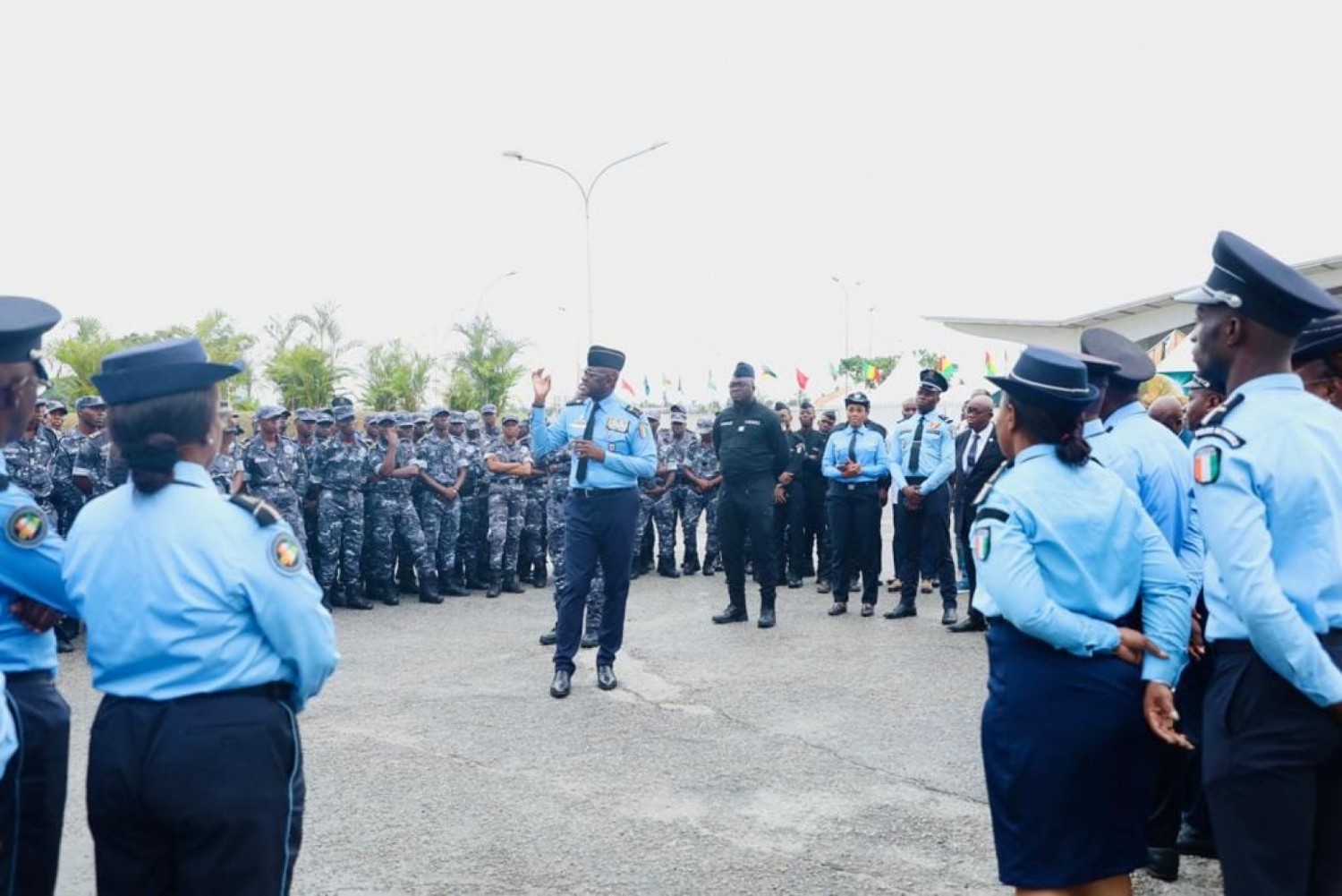Côte d'Ivoire : CAN 2023, le DG de la Police Youssouf Kouyaté donne des consignes fermes aux personnels de sécurité de l'aéroport d'Abidjan