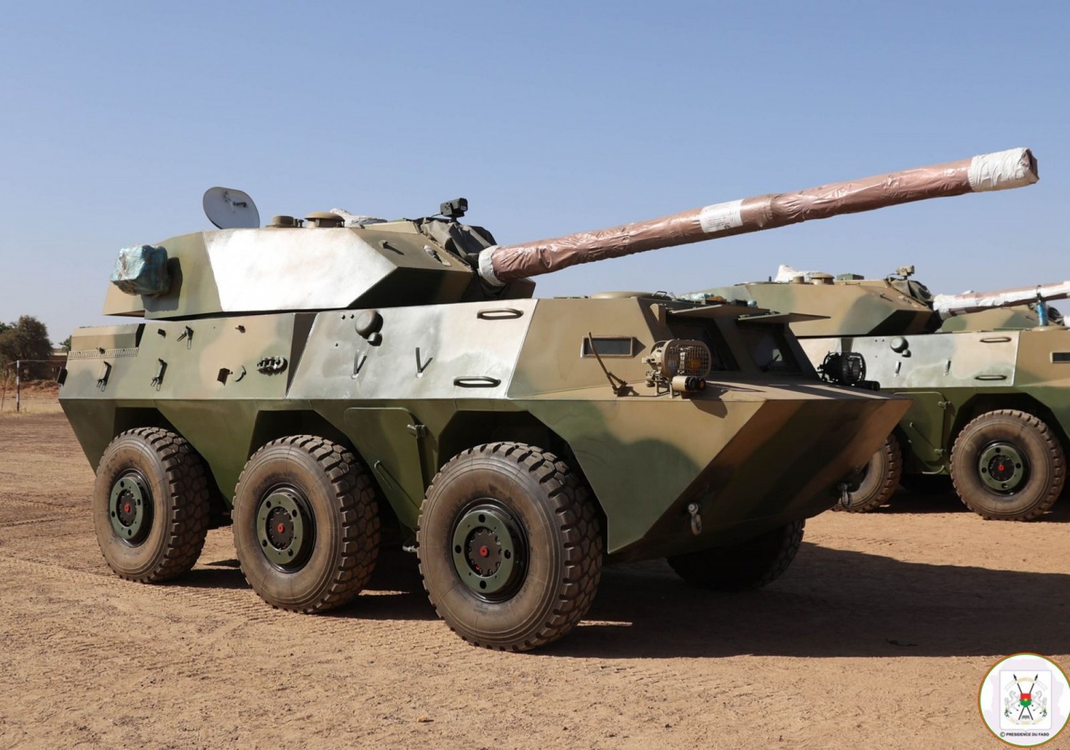 Burkina Faso : Un important lot de matériel militaire remis au ministère de  la Défense - KOACI