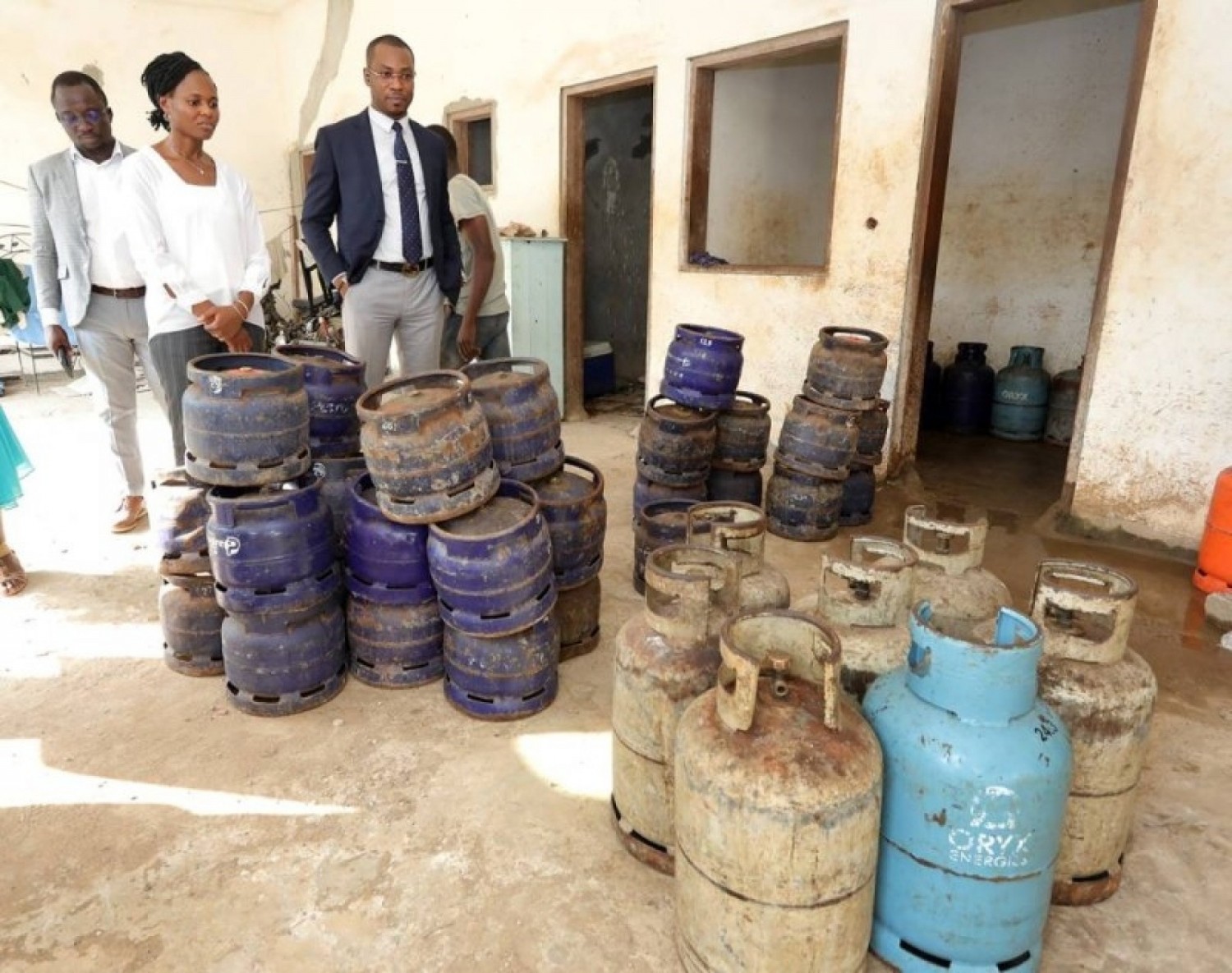 Côte d'Ivoire : Transvasement illégal du gaz dans une villa inachevée à Cocody, un étudiant et son complice interpellés