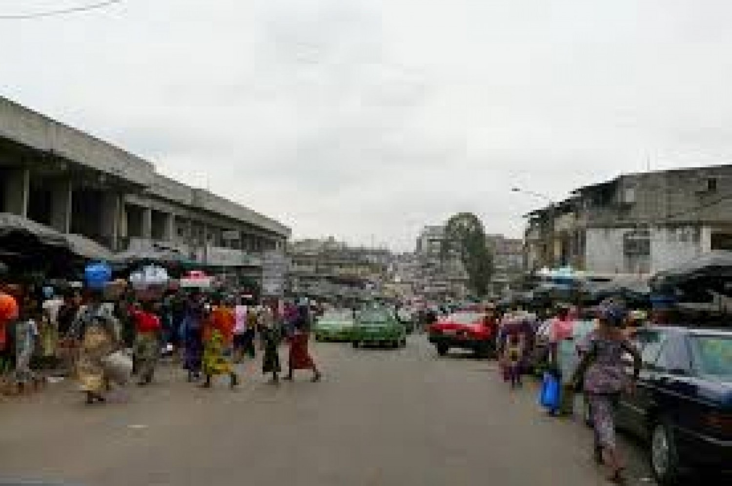 Côte d'Ivoire : Adjamé, un vol dans une bijouterie tourne mal, l'un des 04 voleurs écope 12 mois de prison ferme