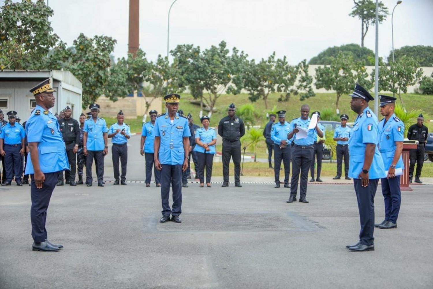 Côte d'Ivoire : Préfecture de Police d'Abidjan, le Contrôleur général Dosso Siaka s'en va,  et le Commissaire Divisionnaire-Major Yéo Kollo Roger arrive