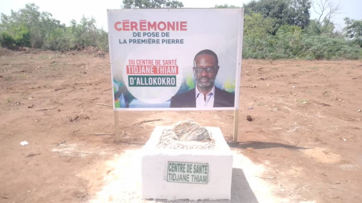 Côte d'Ivoire : Bouaké, Allokokro pose la 1ère pierre de son centre de santé baptisé Tidjane Thiam, président du PDCI