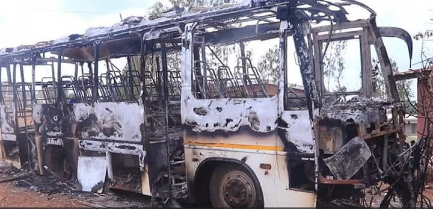 Côte d'Ivoire : Bouaflé, tension dans les villages d'Angovia et d'Allahou-Bazi, des jeunes en colère contre une société minière mettent le feu à plusieurs véhicules