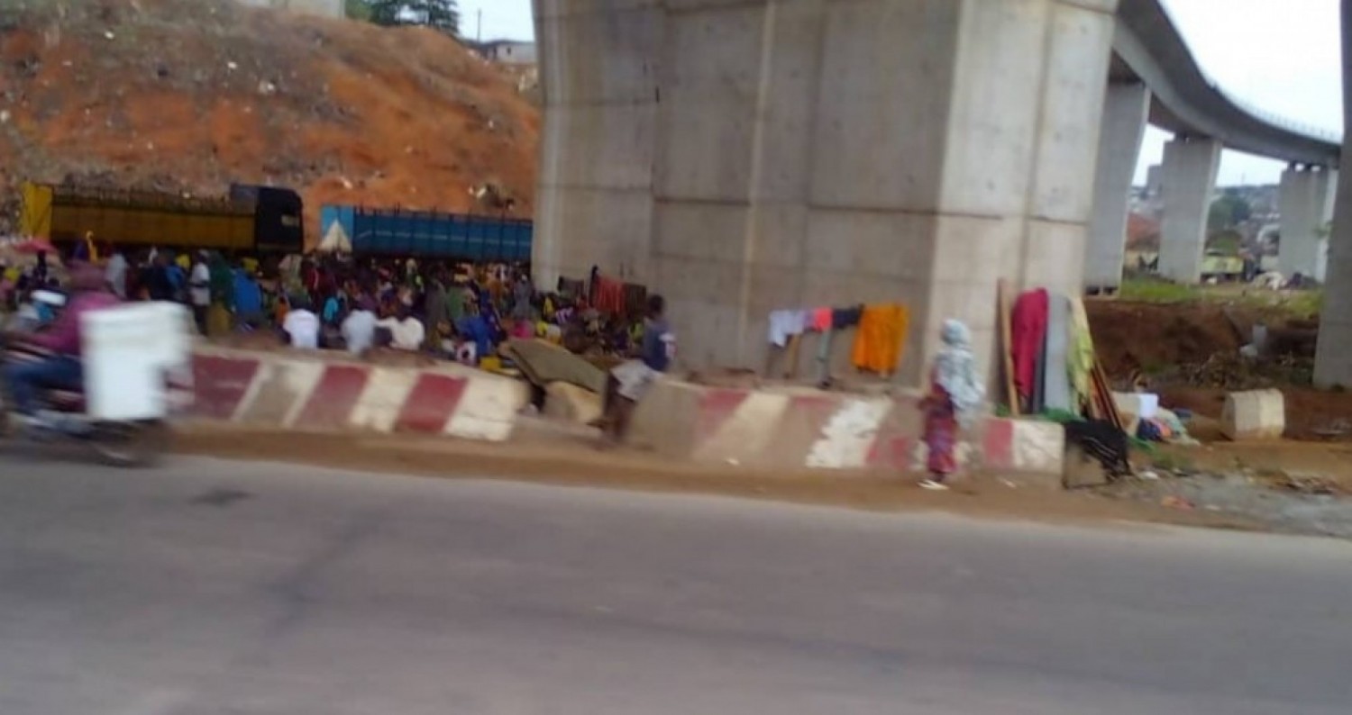 Côte d'Ivoire : Après le déguerpissement de Boribana, ils dorment à la belle étoile sous le pont, voie coupée dans le sens Plateau-Attécoubé en cas de pluie