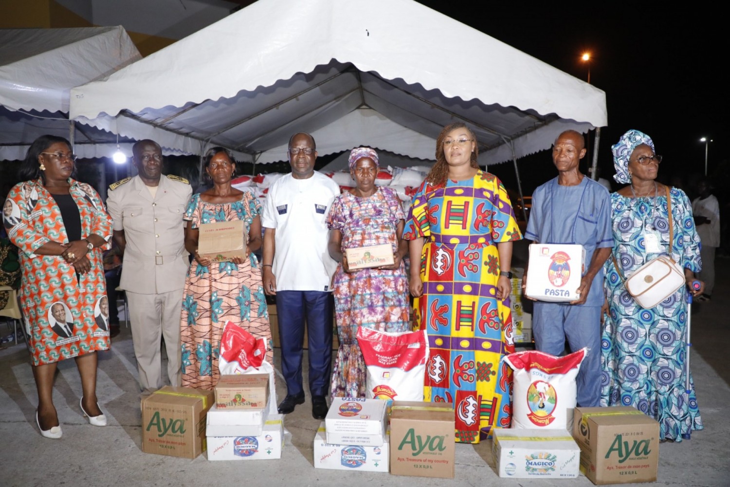 Côte d'Ivoire: Agboville, les ministres Belmonde Dogo et Pierre Dimba soulagent plusieurs menages en vivres, non vivres et en numéraires évalués à 38.722.000 FCFA.