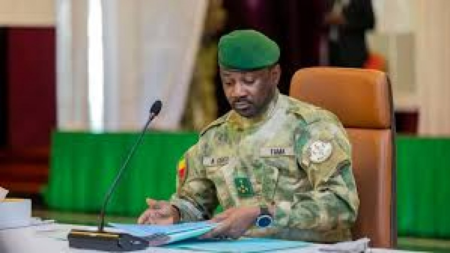 Mali : Remise officielle de la Charte nationale au Président Assimi Goïta  le 22 juillet