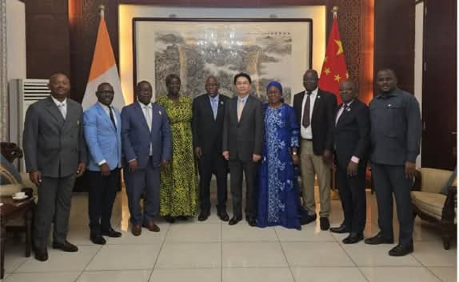 Côte d'Ivoire : À Abidjan, la Chine renforce ses ponts avec les institutions ivoiriennes