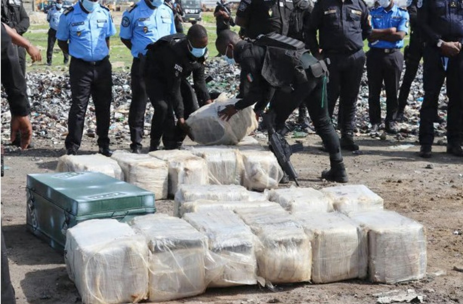 Côte d'Ivoire :  Saisie record de plus de deux tonnes de cocaïne en avril 2022, peine réduite pour Karamoko Dosso, ex-commissaire de la police criminelle de San Pedro