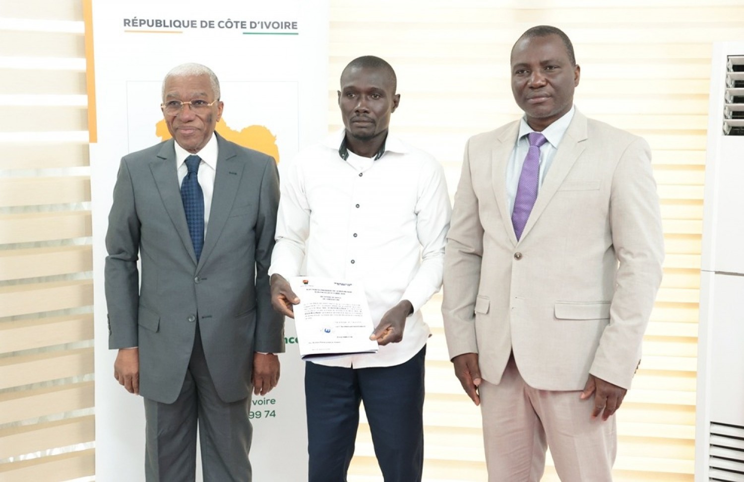 Côte d'Ivoire : Présidentielle 2025, Adoh Brou René, troisième candidat à déposer un dossier... « incomplet »