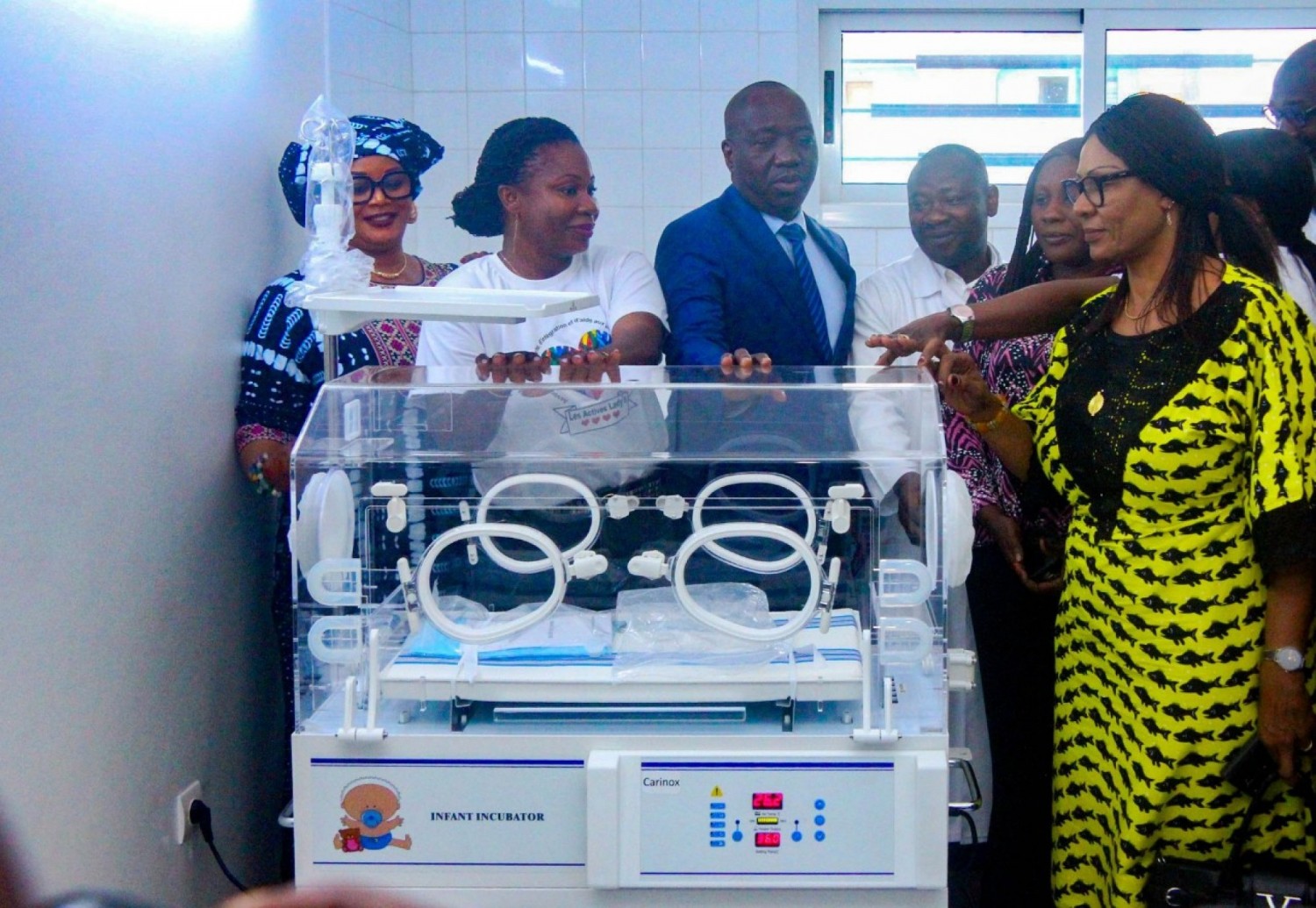 Côte d'Ivoire :  Une couveuse pour renforcer les soins néonataux du Centre de Santé mixte de Yop-Millionnaire (Extension)