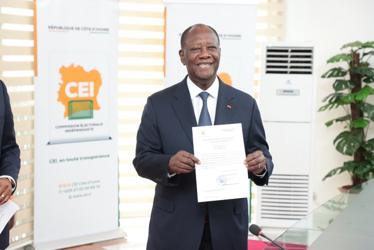 Côte d'Ivoire : Présidentielle 2025, Alassane Ouattara dépose sa candidature sous forte mobilisation de ses partisans