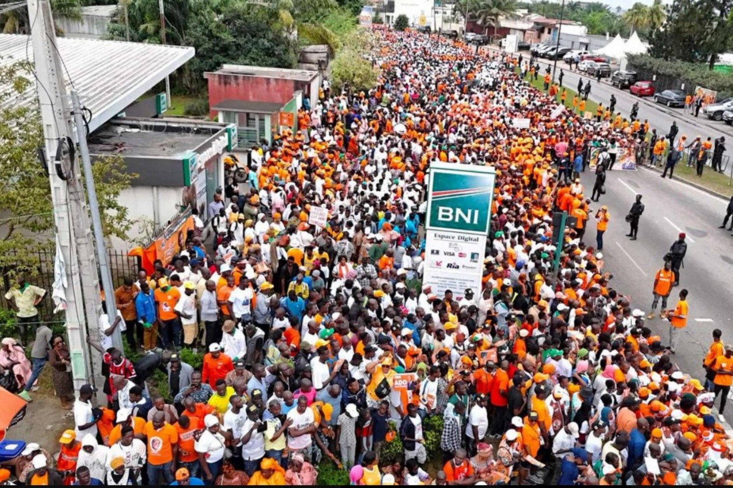 Côte d'Ivoire : « Affaire de bus réquisitionnés au profit du RHDP », pour le dépôt de candidature de Ouattara à la CEI, la SOTRA reprouve les « allégations » et fait des révélations