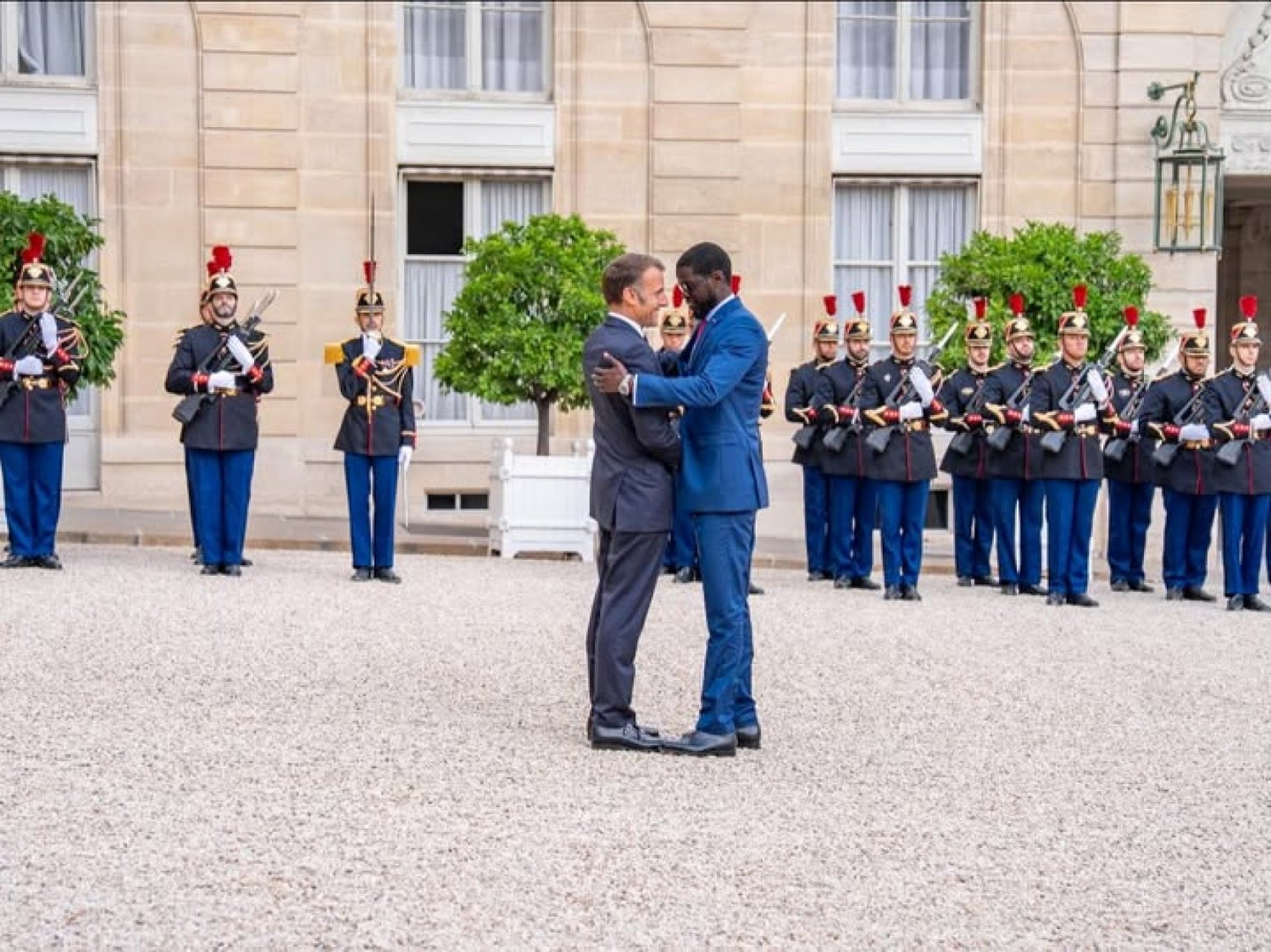 Sénégal-France : Bassirou Diomaye Faye reçu par Emmanuel Macron à l'Élysée