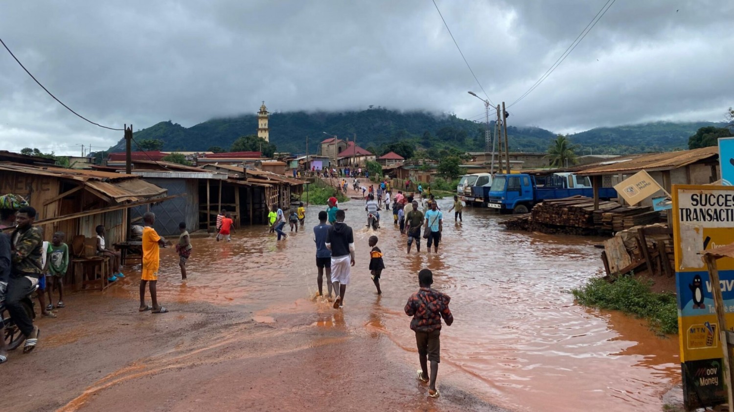 Côte d'Ivoire : Man emportée par les eaux, une nuit d'angoisse et de désolation