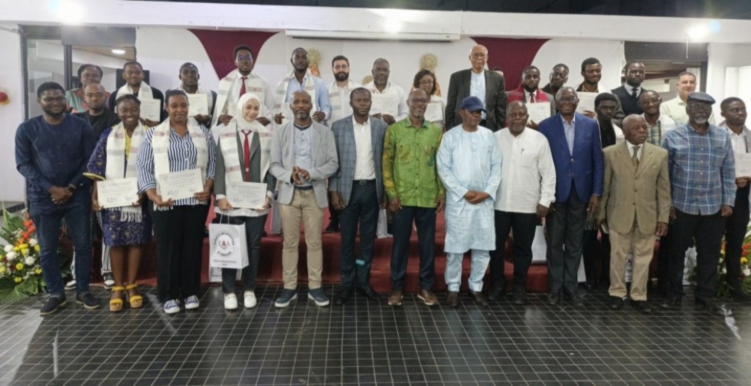 Côte d'Ivoire : Ecole d'Architecture d'Abidjan, 16 nouveaux diplômés intégrent la grande famille des architectes, ce que le PCA Amon Joseph leur a dit