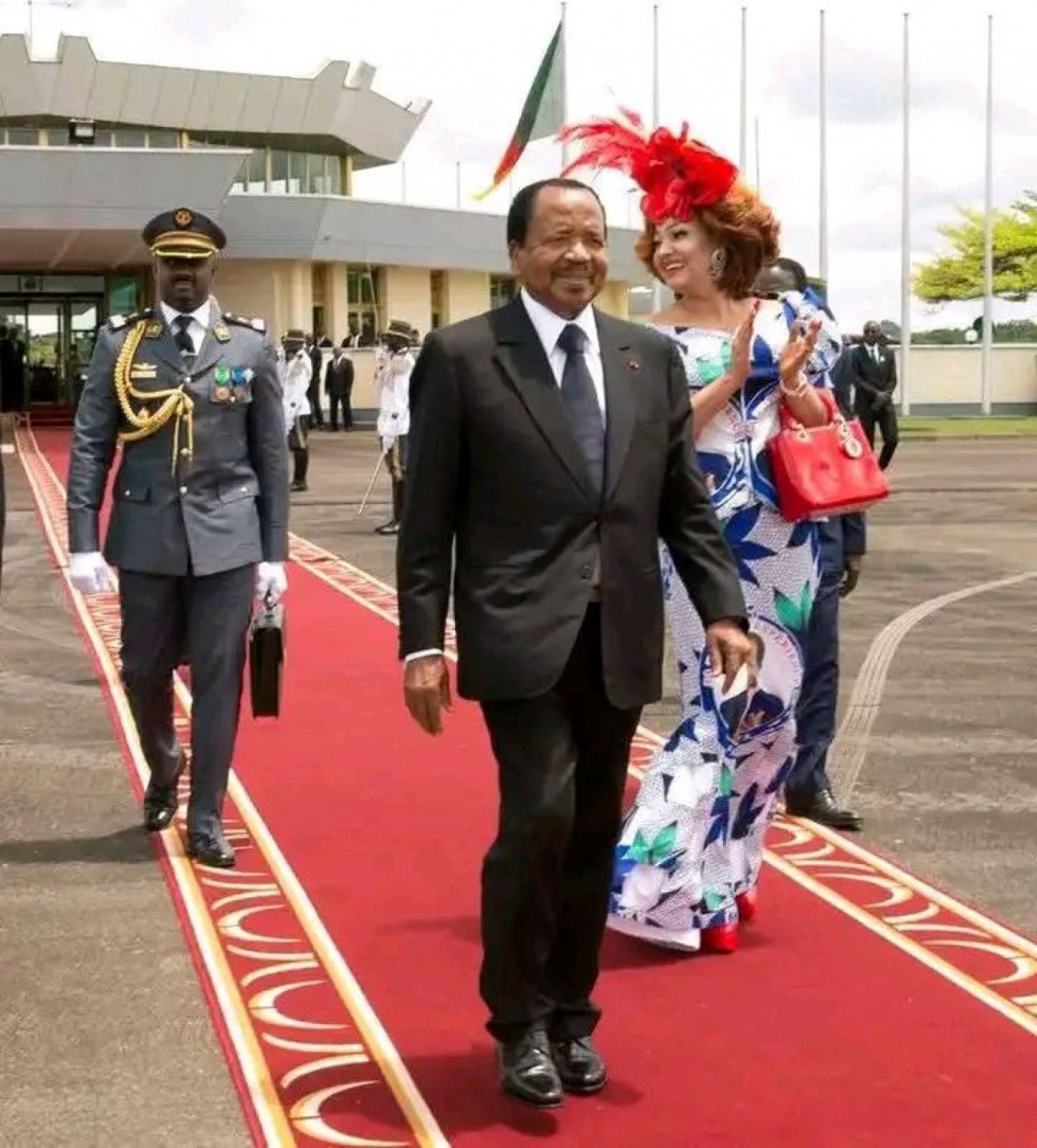 Cameroun : Paul Biya s'envole pour l'Europe à trois semaines de la présidentielle