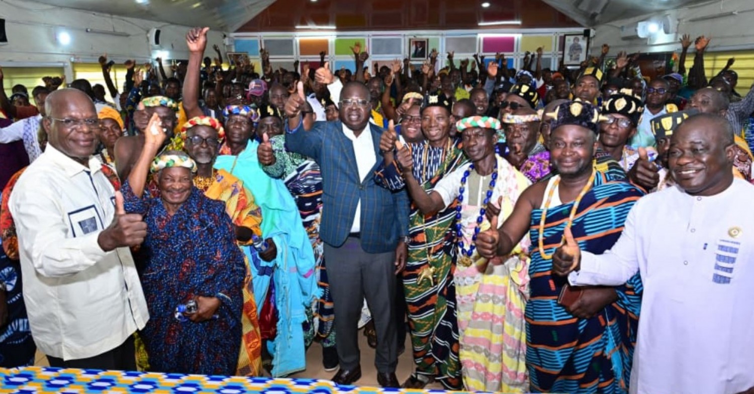 Côte d'Ivoire : Pré-campagne 2025, Amédé en tournée auprès des baoulés du Grand ouest