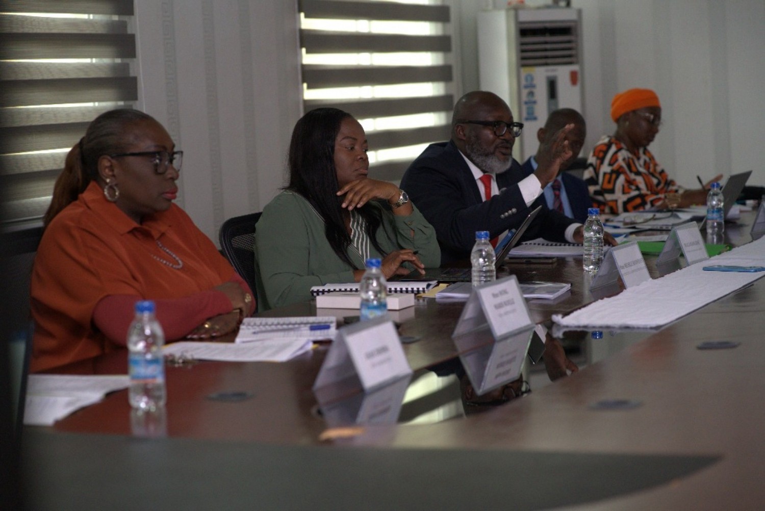 Côte d'Ivoire : Présidentielle 2025, les candidats outillés sur le cadre réglementaire en matière d'affichage publicitaire lors de la campagne électorale