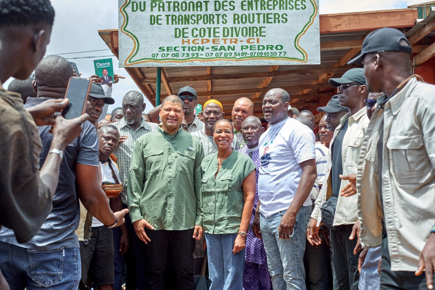 Côte d'Ivoire : Jean-Louis Billon séduit les transporteurs à San-Pedro : « Ensemble, mettons fin au racket et relançons le secteur ! »