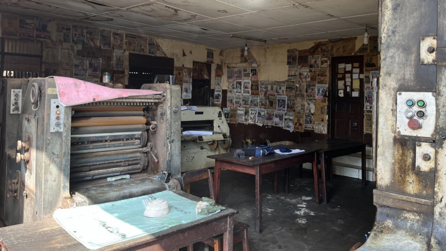 Guinée : Nouvelle attaque contre Le Lynx , le journal satirique guinéen pris pour cible