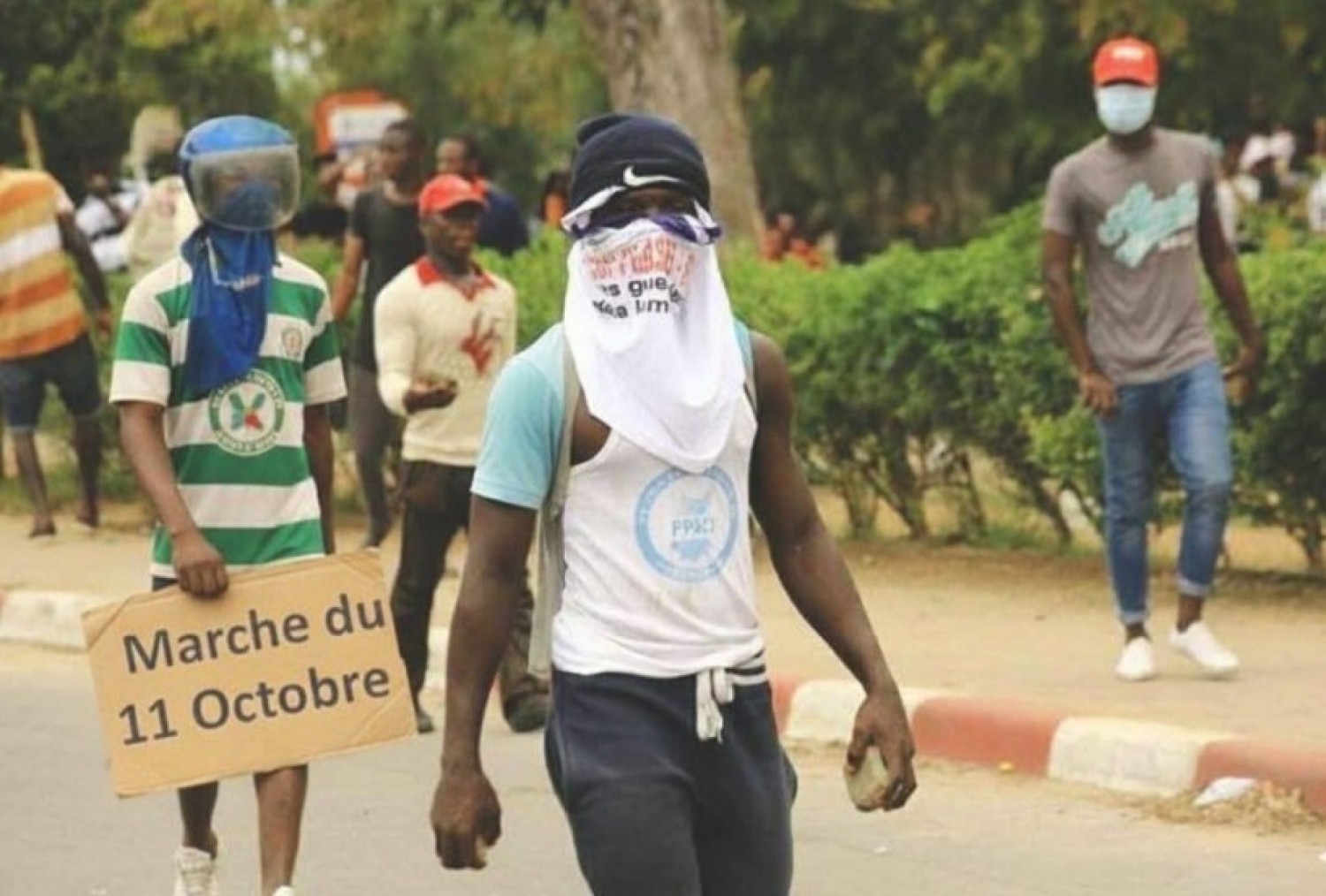 Côte d'Ivoire : Marche interdite du 11 octobre, 32 manifestants condamnés à trois mois de prison ferme assortis de cinq ans de privation de droits civiques
