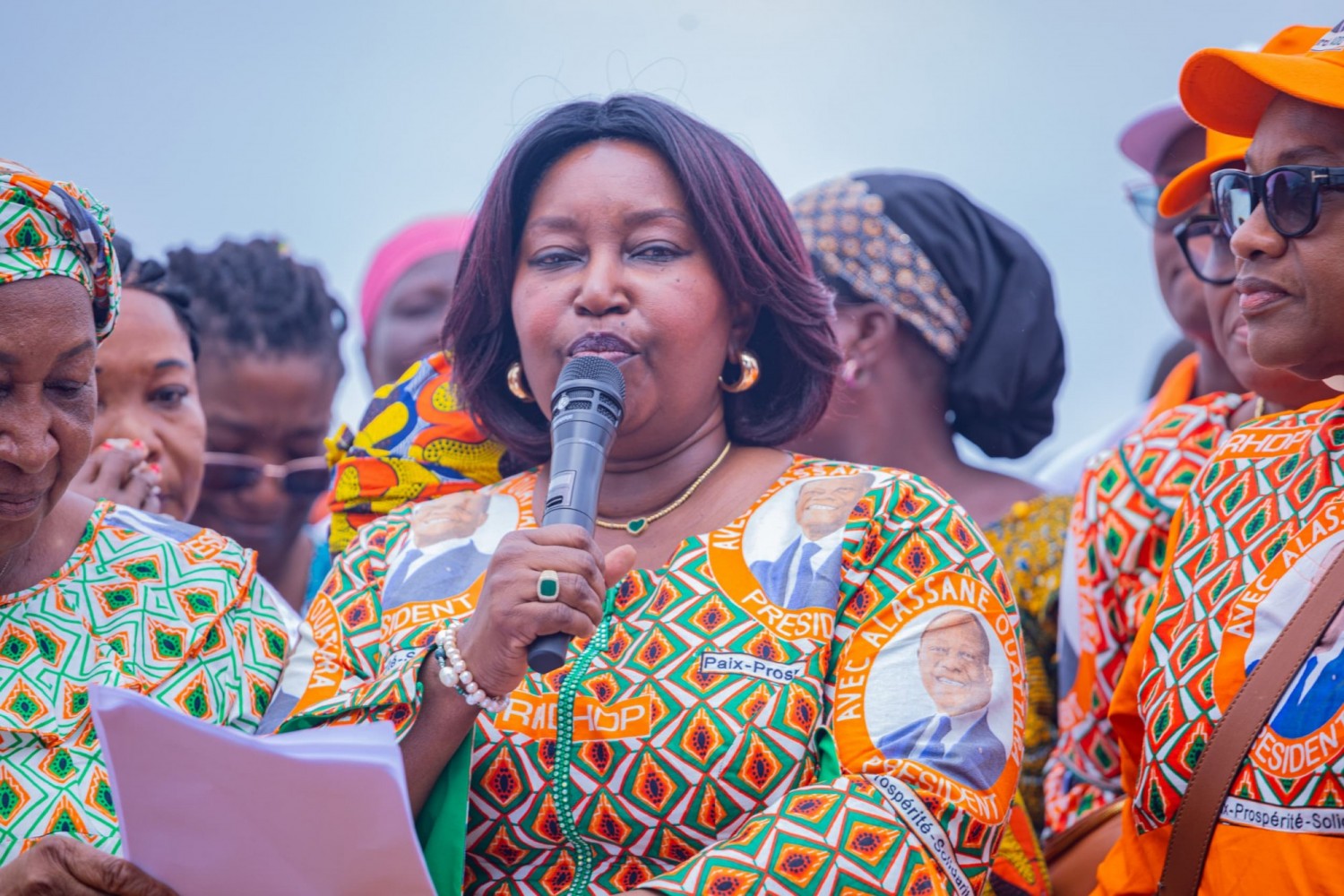 Côte d'Ivoire : Présidentielle 2025, depuis Anyama, Me Linda Diplo (transfuge du PDCI) invite les populations à choisir le développement et le progrès en montant à bord du train « ADO TGV »