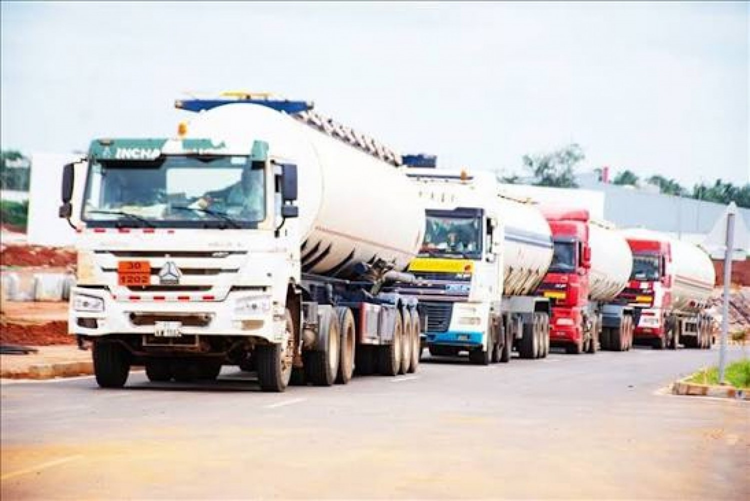 Mali : « Offensive avortée » , l'armée déjoue une attaque contre un convoi stratégique de carburant