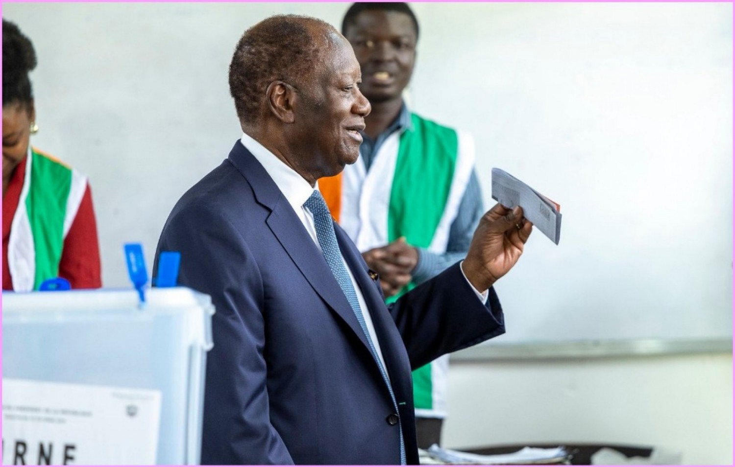 Côte d'Ivoire : Présidentielle, le chef de l'État réélu avec 89,77 % des voix, le gouvernement au ralenti en attendant la décision du Conseil constitutionnel