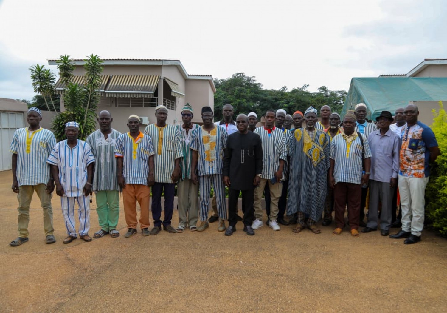 Côte d'Ivoire : Le Ministre Ibrahim Kalil Konaté exprime la gratitude du Président Ouattara aux chefs traditionnels et aux populations du Hambol pour leur soutien