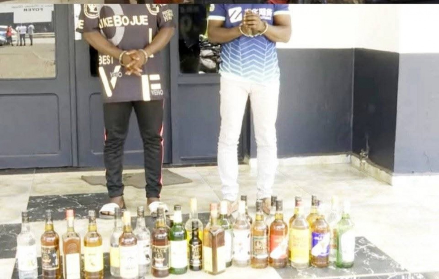 Côte d'Ivoire : Bouaké, démantèlement d'un réseau de faussaires de liqueurs grâce à un appel anonyme