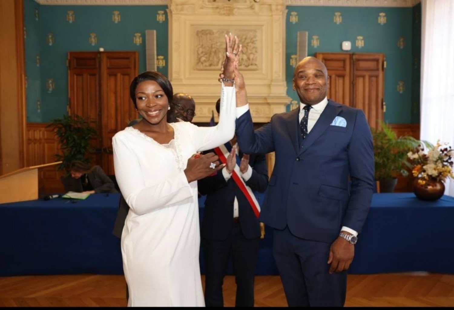 Cameroun : Un maire suscite l'indignation pour avoir abandonné sa mairie pour célébrer son mariage en France