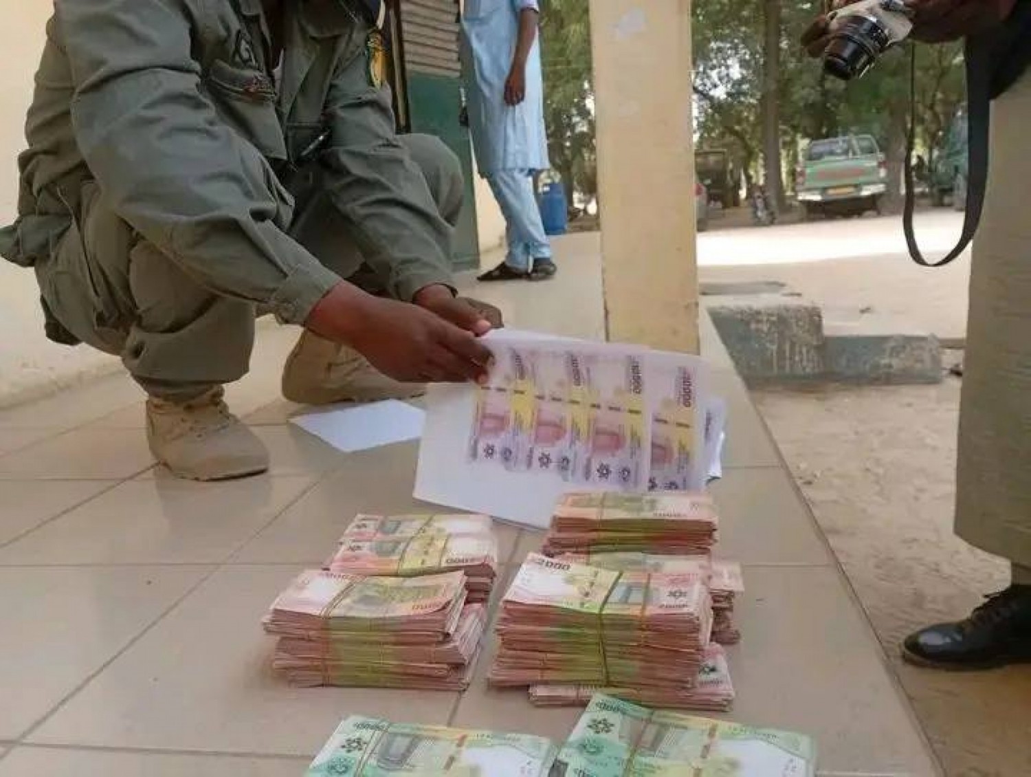 Cameroun : Maroua, la gendarmerie démantèle un réseau de faux-monnayeurs et saisit plus de 32,5 millions de FCFA