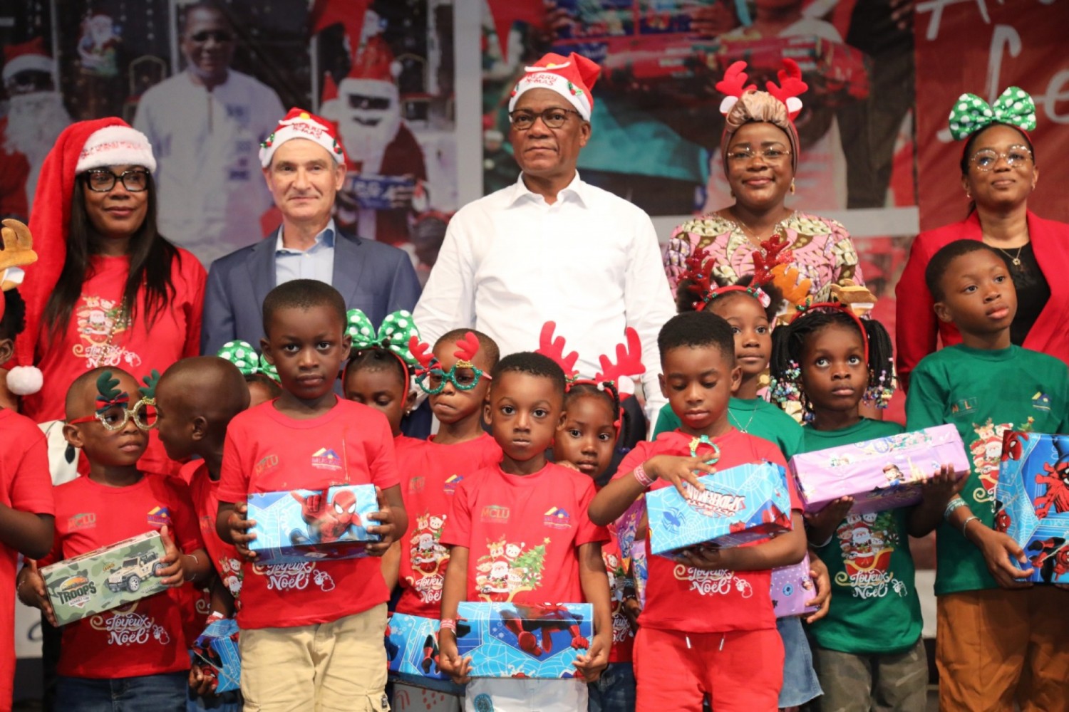 Côte d'Ivoire : Le Ministre Bruno Koné gâte les enfants et encourage les agents à poursuivre les réformes en cours