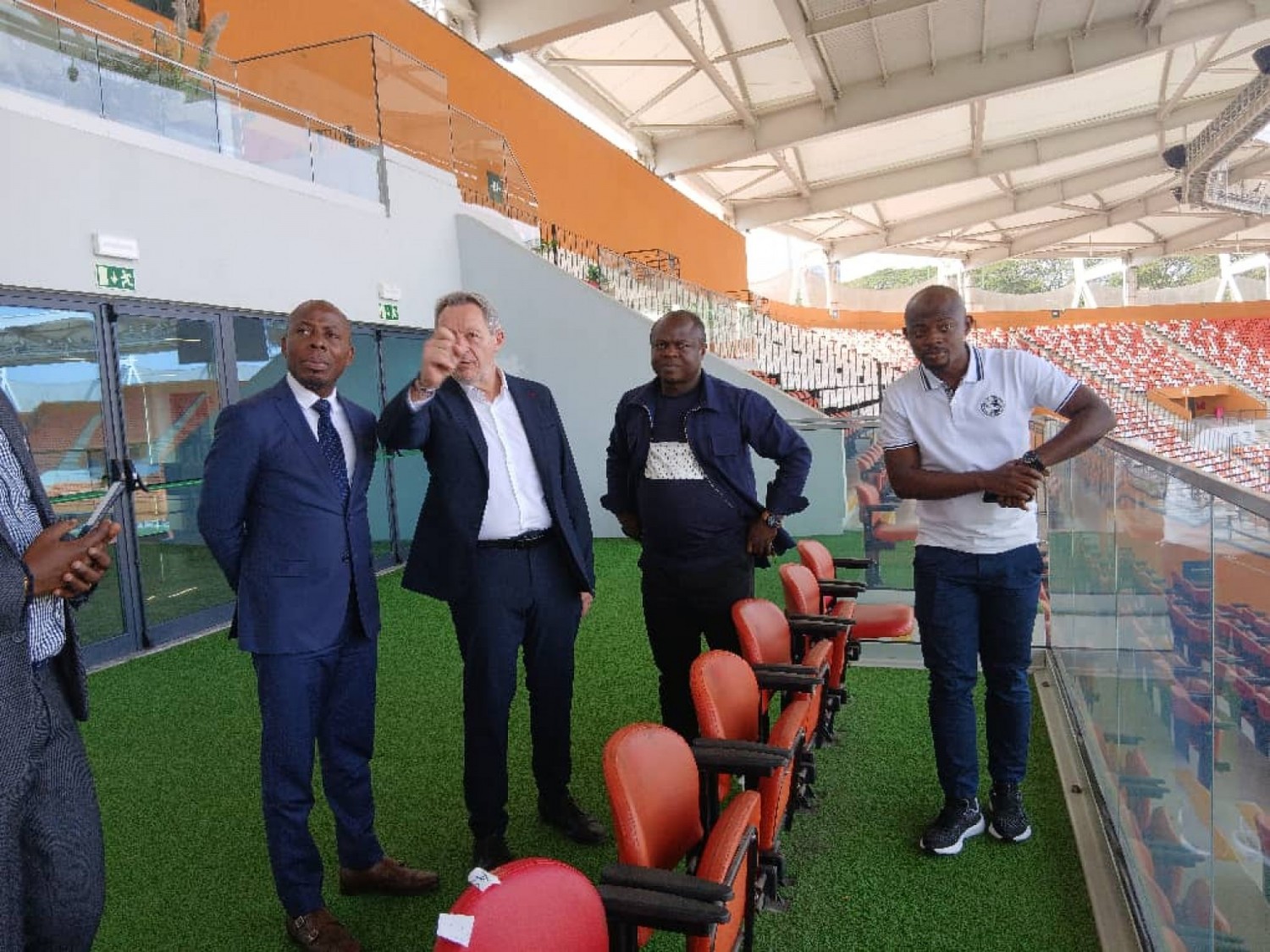 Côte d'Ivoire-France : Préparatifs de la finale de la Coupe de la Ligue féminine-Trophée des Championnes, l'ancien ministre français  Thierry Braillard visite le Félicia