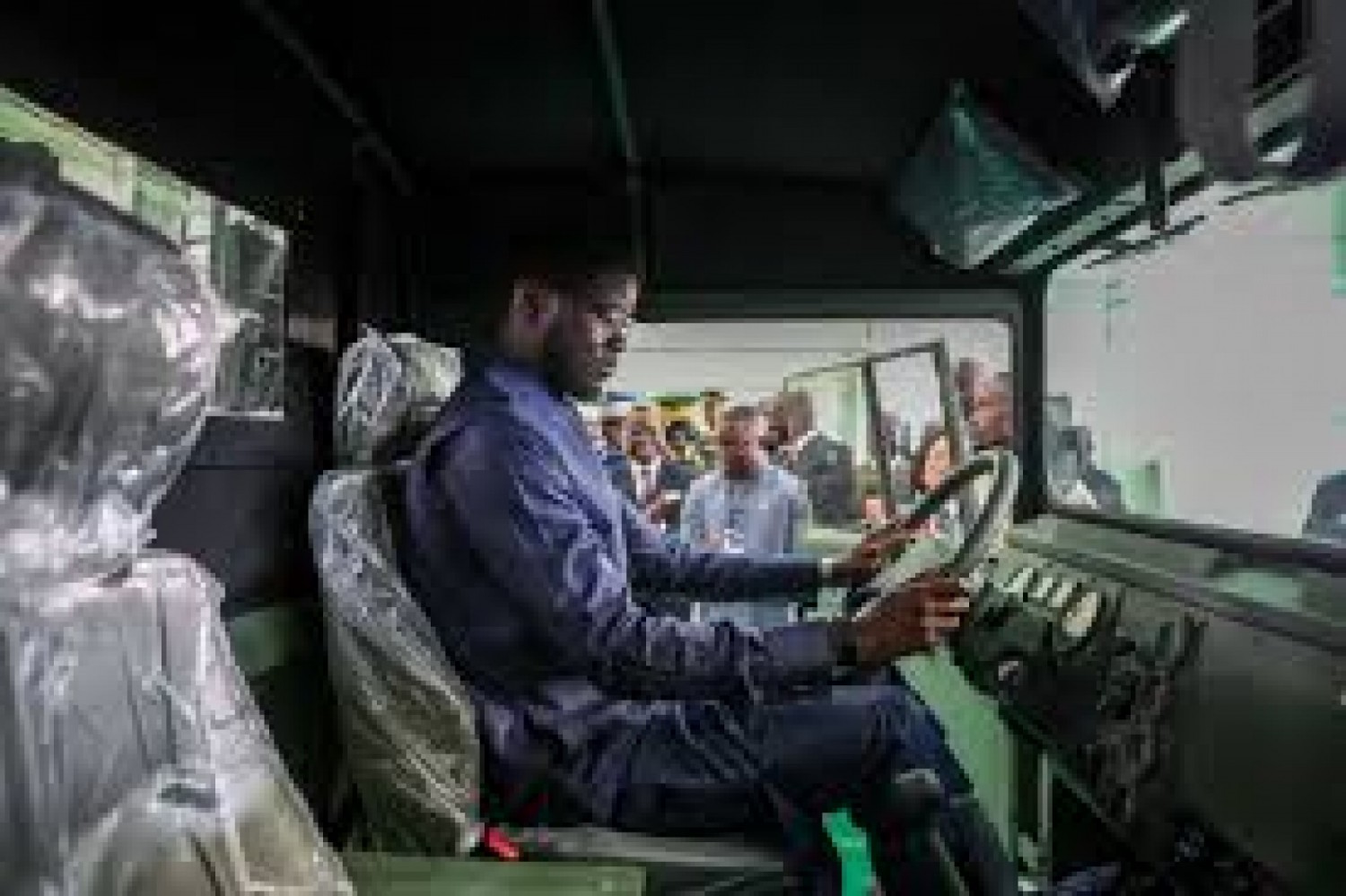Sénégal : Bassirou Faye inaugure la première usine d'assemblage de véhicules militaires