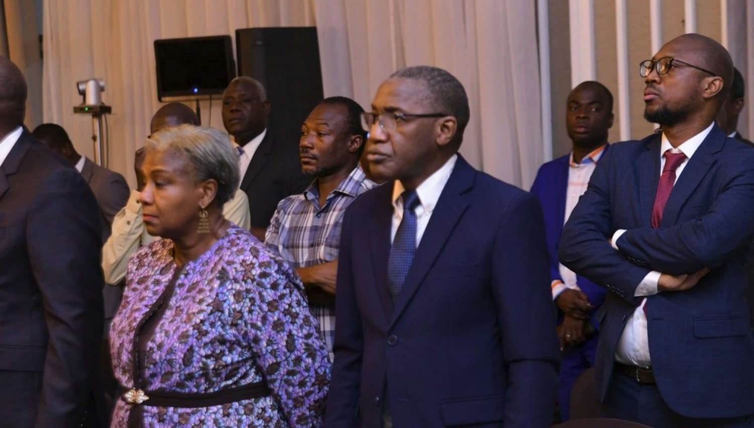 Côte d'Ivoire ; Procédure Simplifiée à compétition Ouverte  relative à l'achat de matériels informatiques organisée par la SOGEDI, une entreprise conteste